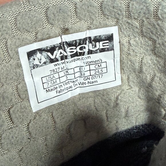 Vasque Coldspark UltraDry Women's Black Hiking Boots - Picture 9 of 9